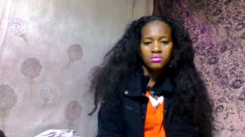 Snapshot of estancelee chatting on 07/12/26, 10:45 estancelee online show from 07/12/26, 10:45