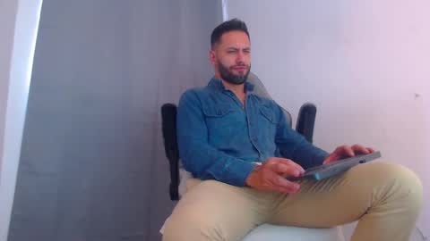 Snapshot of esteban7984068 chatting on 01/04/25, 08:27 esteban online show from 01/04/25, 08:27