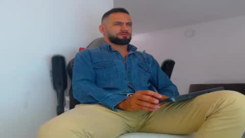 Snapshot of esteban7984068 chatting on 09/26/25, 03:38 esteban online show from 09/26/25, 03:38