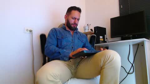 esteban online show from 04/08/26, 03:23