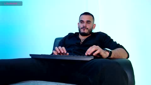 Snapshot of esteban_fer chatting on 11/08/25, 01:50 Esteban Fernandez online show from 11/08/25, 01:50