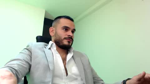 Snapshot of esteban_fer chatting on 11/20/25, 08:30 Esteban Fernandez online show from 11/20/25, 08:30