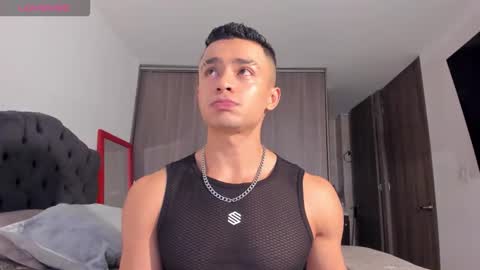 Snapshot of esteban_stud97 chatting on 10/16/25, 10:22 Esteban Stud online show from 10/16/25, 10:22