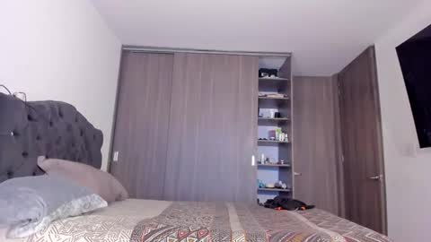 Snapshot of esteban_stud97 chatting on 10/22/25, 08:41 Esteban Stud online show from 10/22/25, 08:41