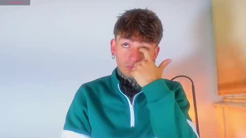 Esteban independent model online show from 10/21/25, 11:00