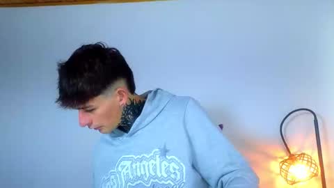 Esteban independent model online show from 11/04/25, 11:42