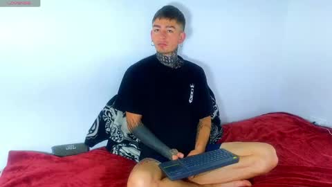 Esteban independent model online show from 05/13/26, 09:50