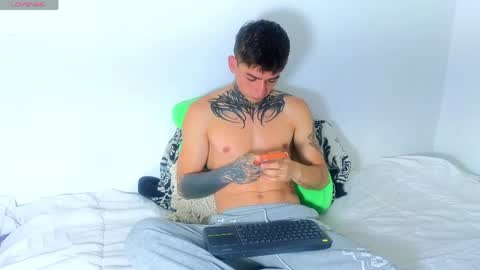 Esteban independent model online show from 06/02/26, 11:45