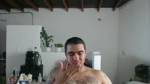 estebanmed92 online show from 11/08/25, 05:12