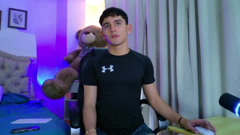 Snapshot of estebanperez_ chatting on 06/08/26, 07:47 Esteban online show from 06/08/26, 07:47