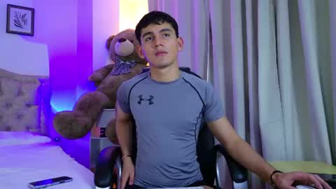 Snapshot of estebanperez_ chatting on 06/10/26, 07:57 Esteban online show from 06/10/26, 07:57