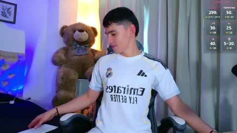 Snapshot of estebanperez_ chatting on 06/23/26, 07:12 Esteban online show from 06/23/26, 07:12