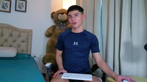Snapshot of estebanperez_ chatting on 07/09/26, 11:25 Esteban online show from 07/09/26, 11:25
