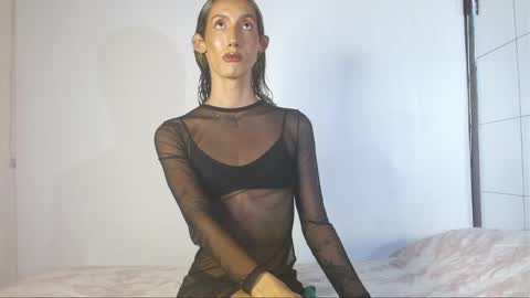 Estefa G online show from 01/03/25, 10:51