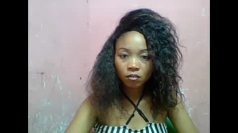 estelah20 online show from 11/21/25, 05:39