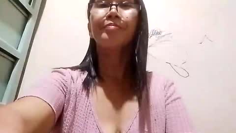 Snapshot of estella_babe chatting on 03/31/26, 01:00 estella_babe online show from 03/31/26, 01:00