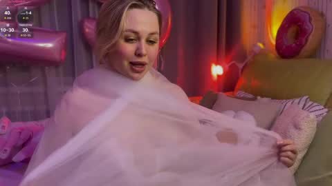 Estella online show from 04/18/26, 07:58