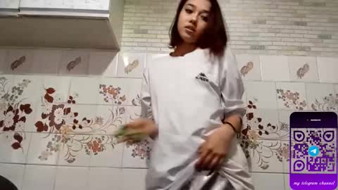 Snapshot of estellekirbo chatting on 02/20/26, 02:06 estellekirbo online show from 02/20/26, 02:06