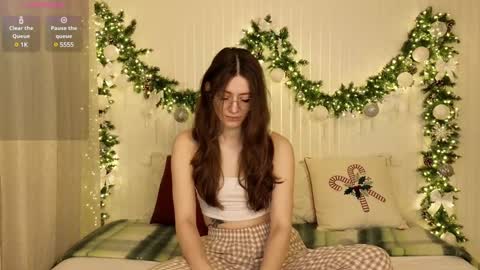 Ester online show from 01/06/25, 09:32