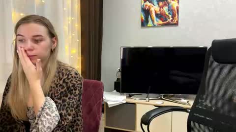 Ester online show from 02/04/26, 06:47