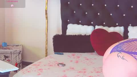 Esthera   online show from 05/01/26, 04:39