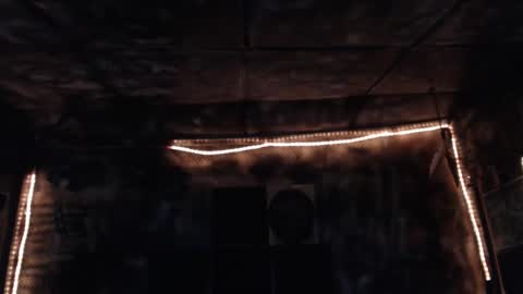 Snapshot of esthermay chatting on 12/21/25, 06:31 yummy yum online show from 12/21/25, 06:31