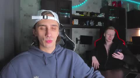 Snapshot of esthetics_boys chatting on 11/28/25, 01:58 LOUIS online show from 11/28/25, 01:58