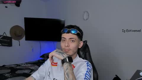 estivenvel online show from 10/12/25, 03:55