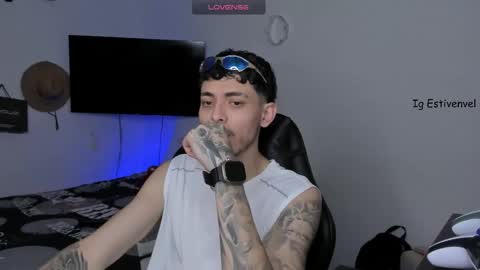 estivenvel online show from 10/21/25, 05:02