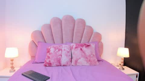 Snapshot of estrella_garcia chatting on 04/03/26, 12:58 Estrella Garcia online show from 04/03/26, 12:58