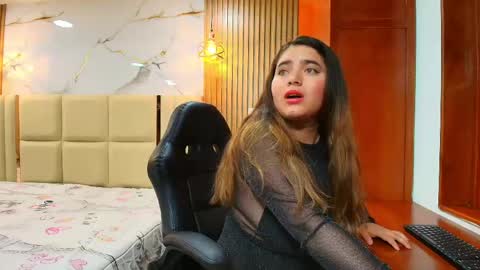 Sofia Rodriguez online show from 04/12/26, 09:58