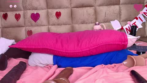 Estrella online show from 02/07/25, 06:02