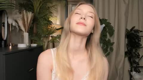 Natalie online show from 10/06/25, 05:38