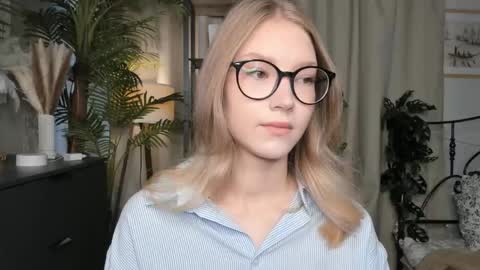 Natalie online show from 10/18/25, 05:43