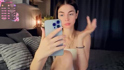 Mary online show from 10/07/25, 08:11