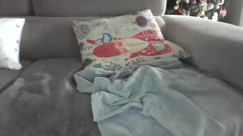 Snapshot of etextratestacle chatting on 12/03/24, 04:14 ET online show from 12/03/24, 04:14