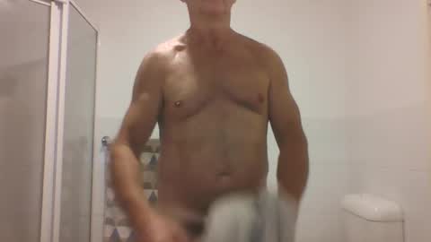 Snapshot of etextratestacle chatting on 12/22/24, 05:42 ET online show from 12/22/24, 05:42