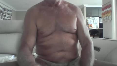 Snapshot of etextratestacle chatting on 01/23/25, 05:24 ET online show from 01/23/25, 05:24