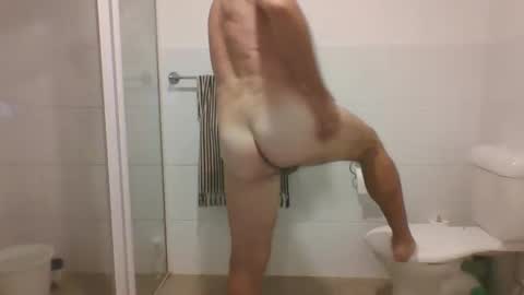 Snapshot of etextratestacle chatting on 10/06/25, 05:10 ET online show from 10/06/25, 05:10