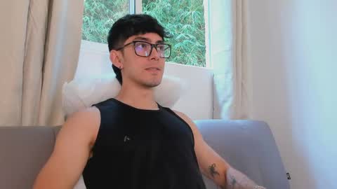 etham_wolf1 online show from 03/28/26, 05:56