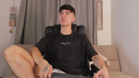 etham_wolf1 online show from 04/06/26, 05:47