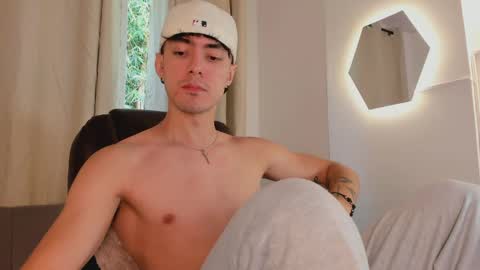 etham_wolf1 online show from 04/10/26, 03:50