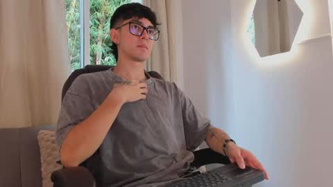 etham_wolf1 online show from 04/11/26, 06:12