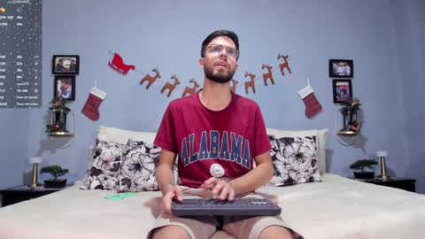 Snapshot of ethan_adam chatting on 12/04/24, 01:47 ADAM TAYLOR ETHAN CAMBAL INDEPENDENT MODELS online show from 12/04/24, 01:47