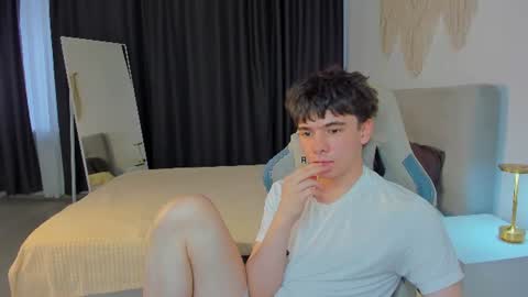 Snapshot of ethan_crowe chatting on 07/22/26, 03:59 Ethan online show from 07/22/26, 03:59