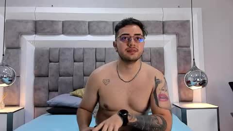 ethan_greys online show from 11/15/25, 04:21