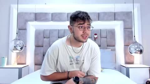 ethan_greys online show from 11/18/25, 03:45