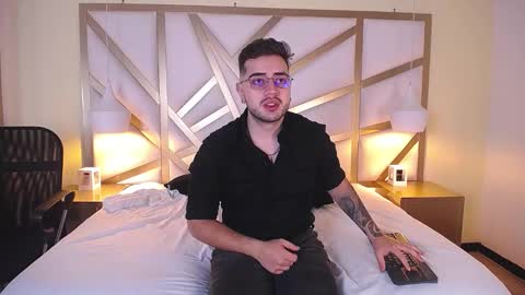 ethan_greys online show from 12/03/25, 05:04