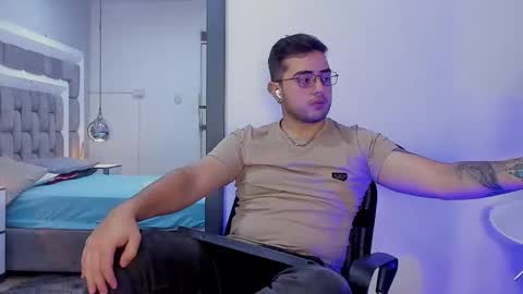 ethan_greys online show from 12/19/25, 05:36