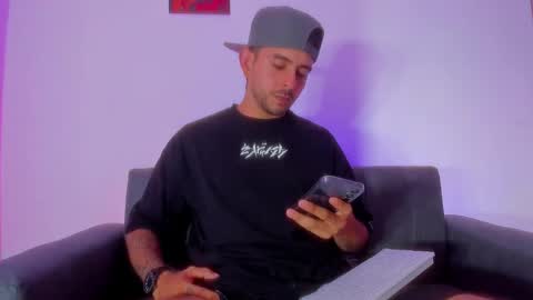 Ethan Muller online show from 02/10/25, 07:49